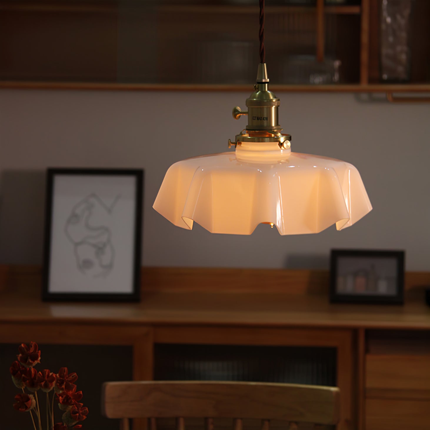 Valdina | Klosz do lampy wiszącej z falistym brzegiem