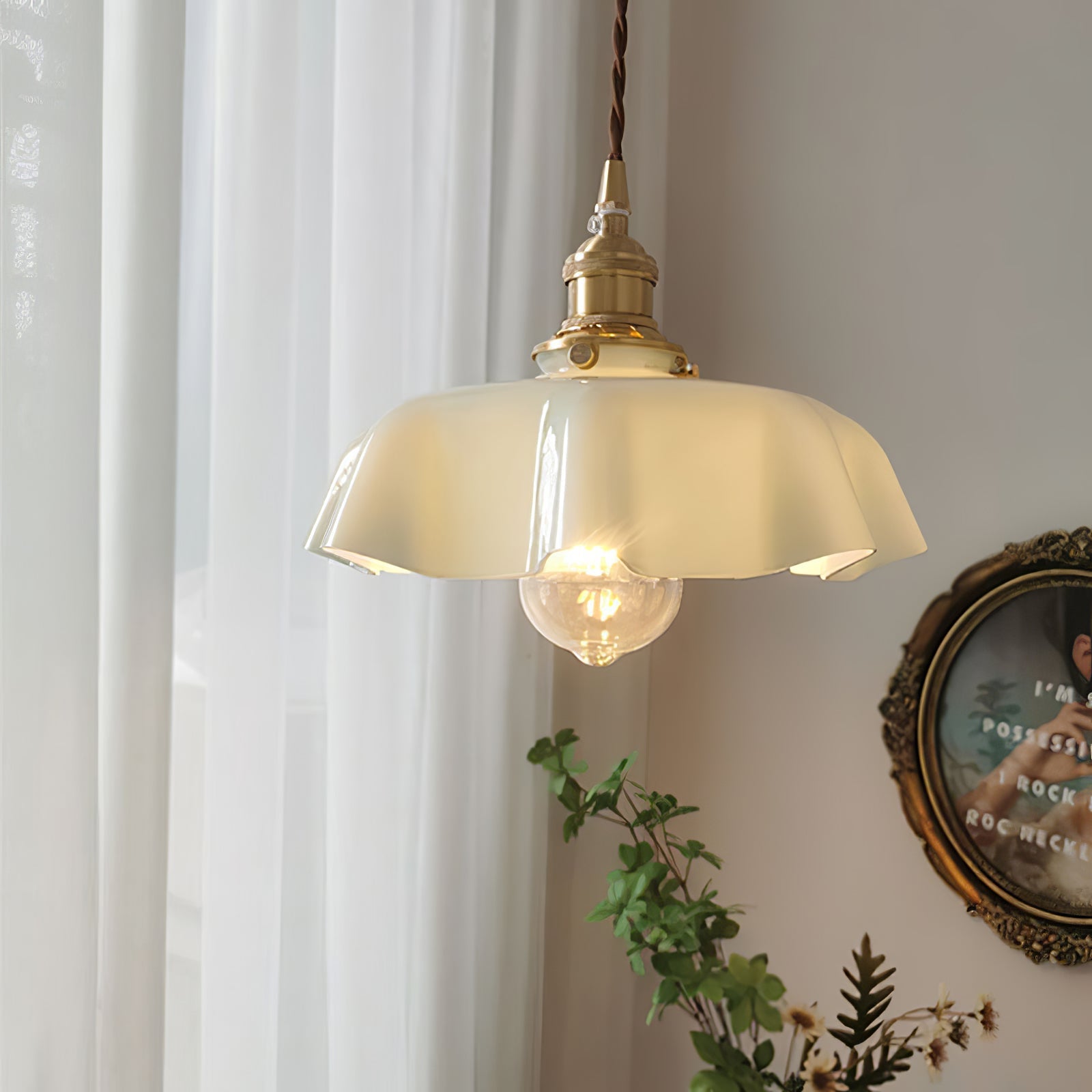 Valdina | Klosz do lampy wiszącej z falistym brzegiem