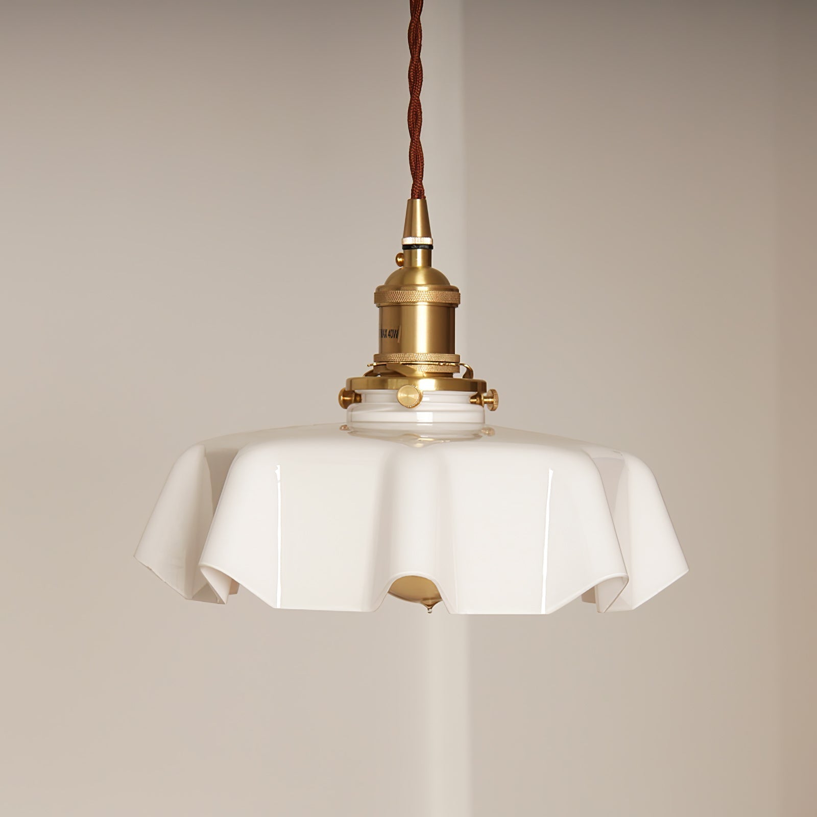 Valdina | Klosz do lampy wiszącej z falistym brzegiem