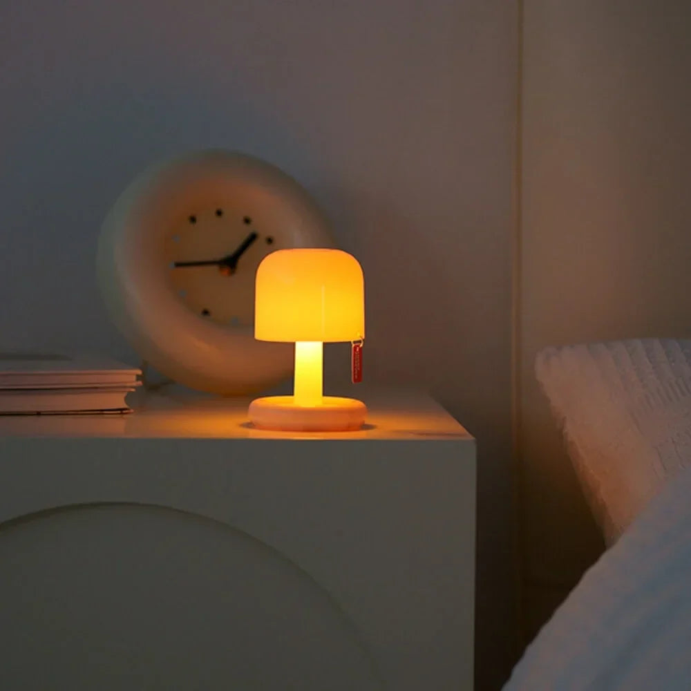 Minora | Przenośna mini lampka stołowa