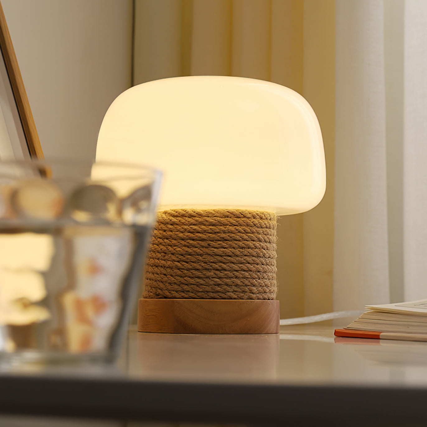 Lumo | Nowoczesna lampa stołowa LED z minimalistyczną drewnianą podstawą
