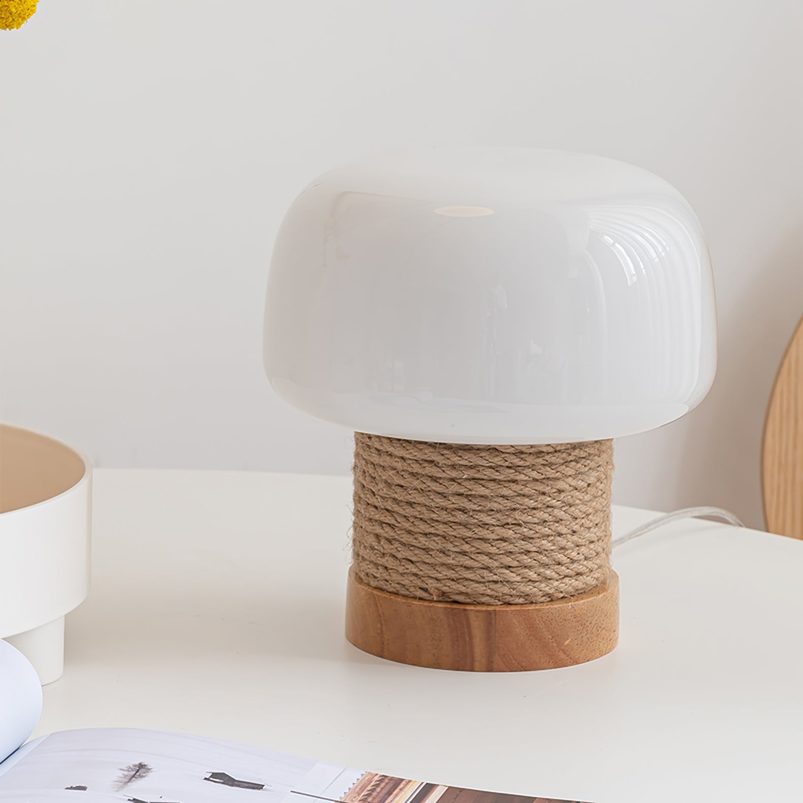 Lumo | Nowoczesna lampa stołowa LED z minimalistyczną drewnianą podstawą