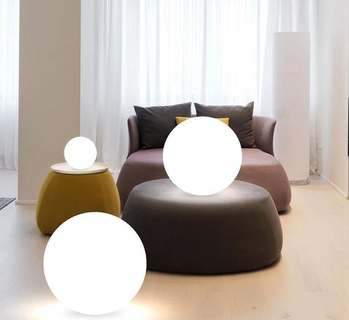 Liora | Lampa solarna LED w kształcie kuli na ścieżkę ogrodową