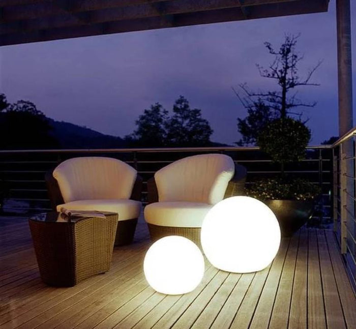 Liora | Lampa solarna LED w kształcie kuli na ścieżkę ogrodową