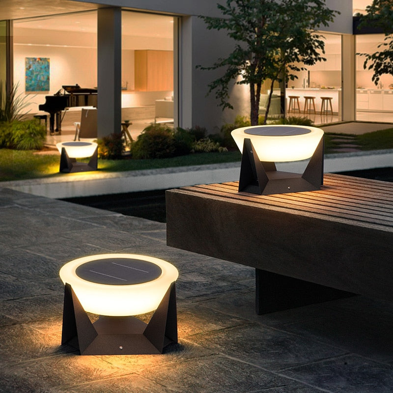 Lampa solarna LED na zewnątrz | Czysta forma i mocne światło