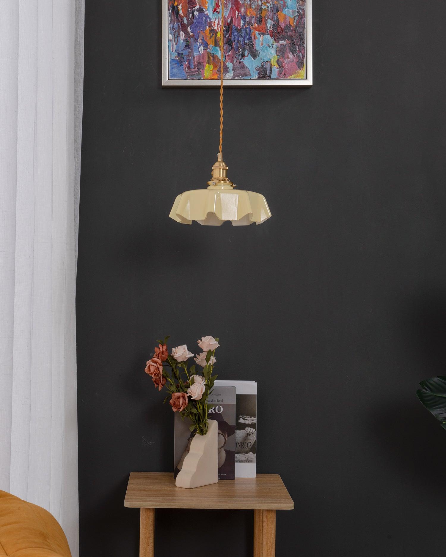 Valdina | Klosz do lampy wiszącej z falistym brzegiem