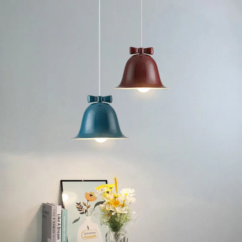 Bellora | Lampa wisząca w kształcie dzwonu z kokardą
