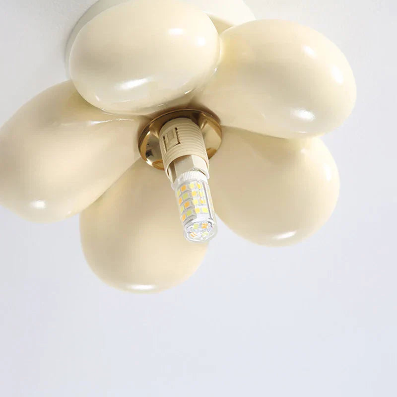 Nordia | Lampa sufitowa szklana Flower w stylu skandynawskim