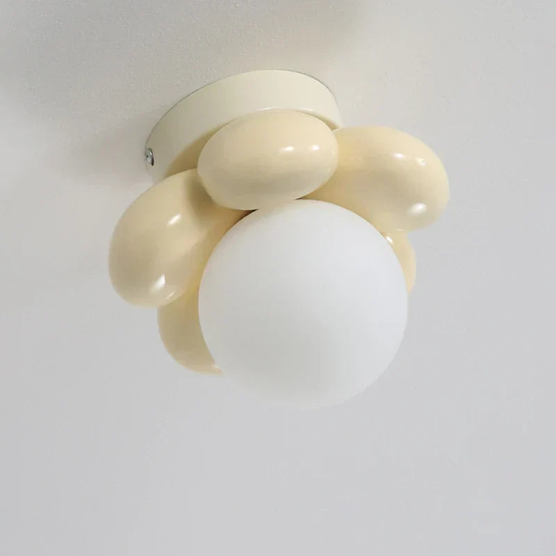 Nordia | Lampa sufitowa szklana Flower w stylu skandynawskim