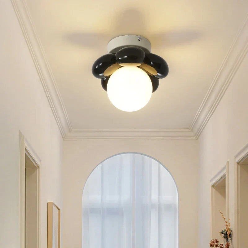 Nordia | Lampa sufitowa szklana Flower w stylu skandynawskim