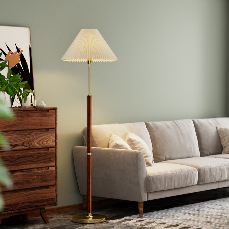 Lucira | Lampa podłogowa z plisowanym kloszem