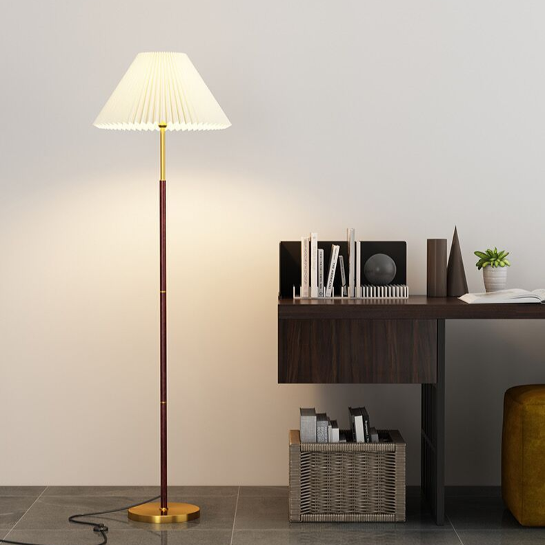 Lucira | Lampa podłogowa z plisowanym kloszem