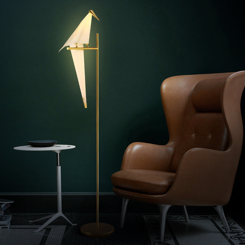 Avelora | Lampa podłogowa w kształcie ptaka origami