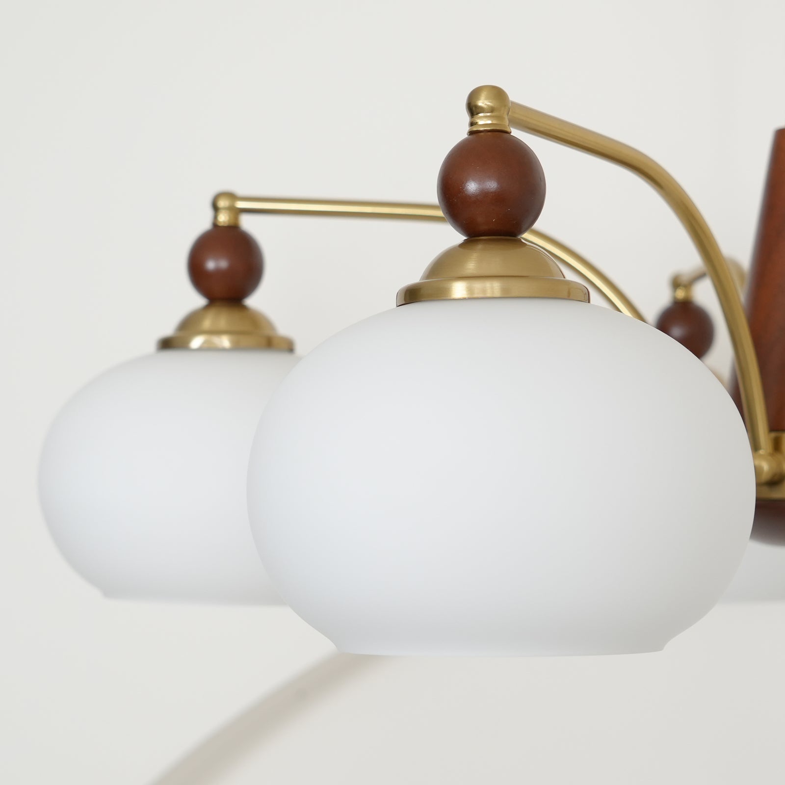 Clavira | Vintage lampy sufitowe z opalowym szkłem