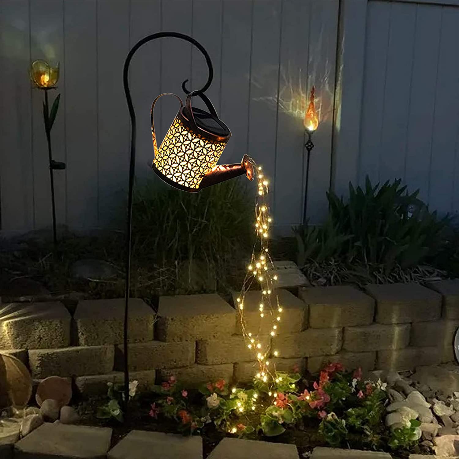 FlowLight | Solarowa lampa ogrodowa w kształcie konewki