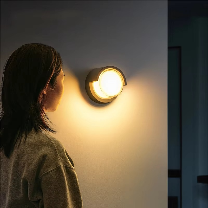 Lunaris | Nowoczesna zewnętrzna lampa ścienna LED
