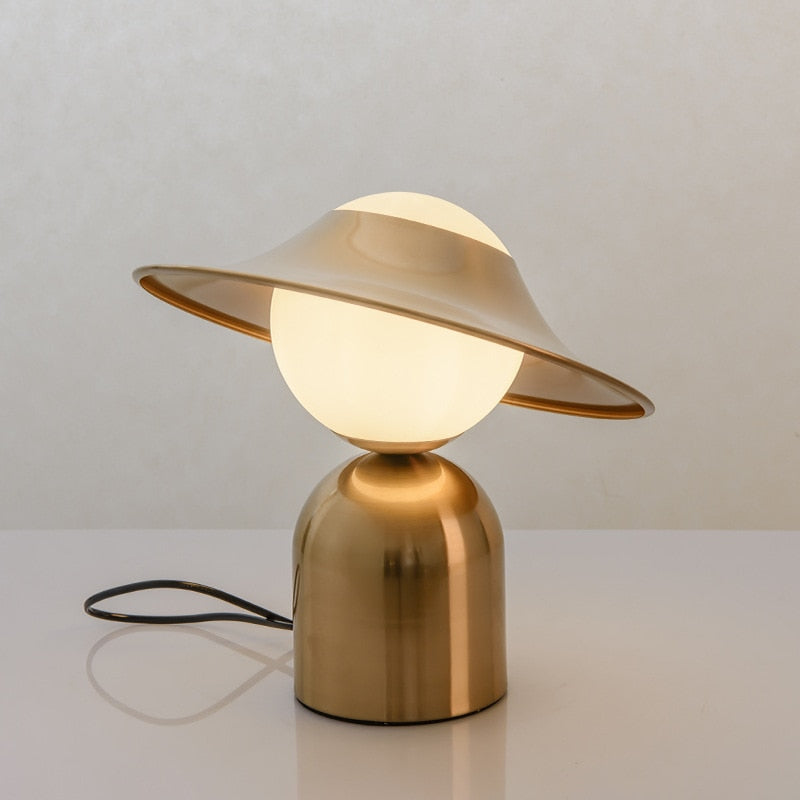 Aurelia | Nowoczesna lampa stołowa LED złota