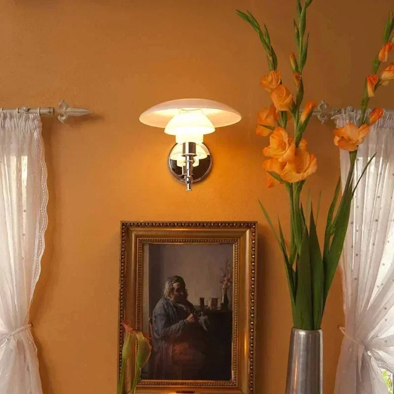 Norvia – kinkiet LED w stylu retro z szklanym kloszem