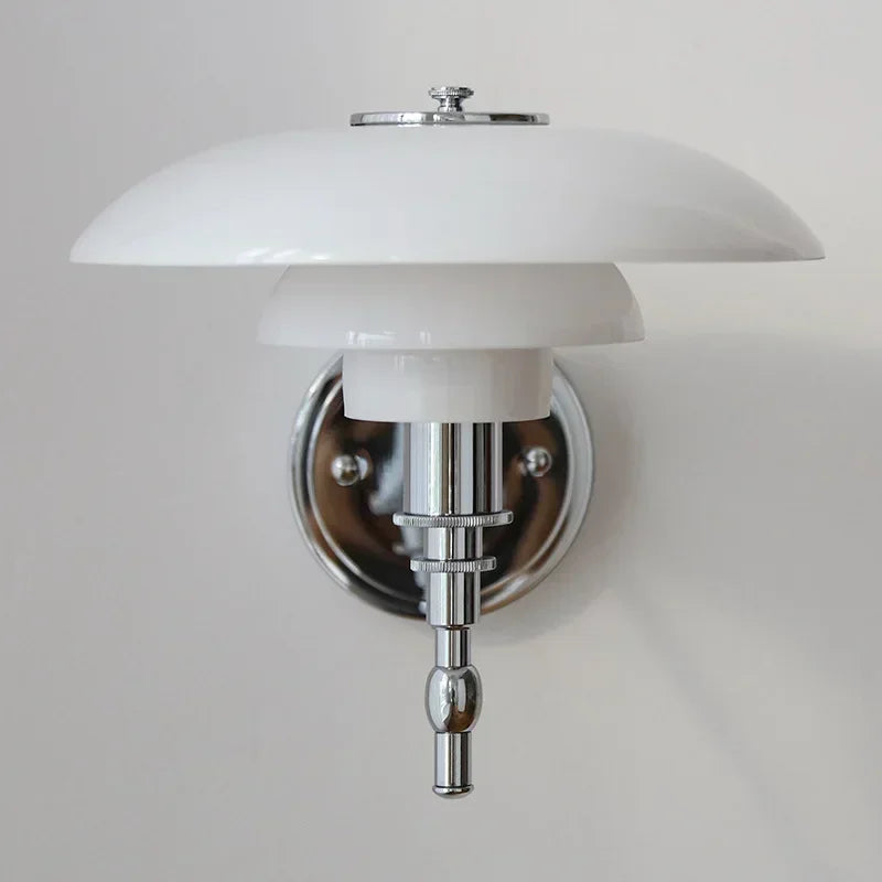 Norvia – kinkiet LED w stylu retro z szklanym kloszem