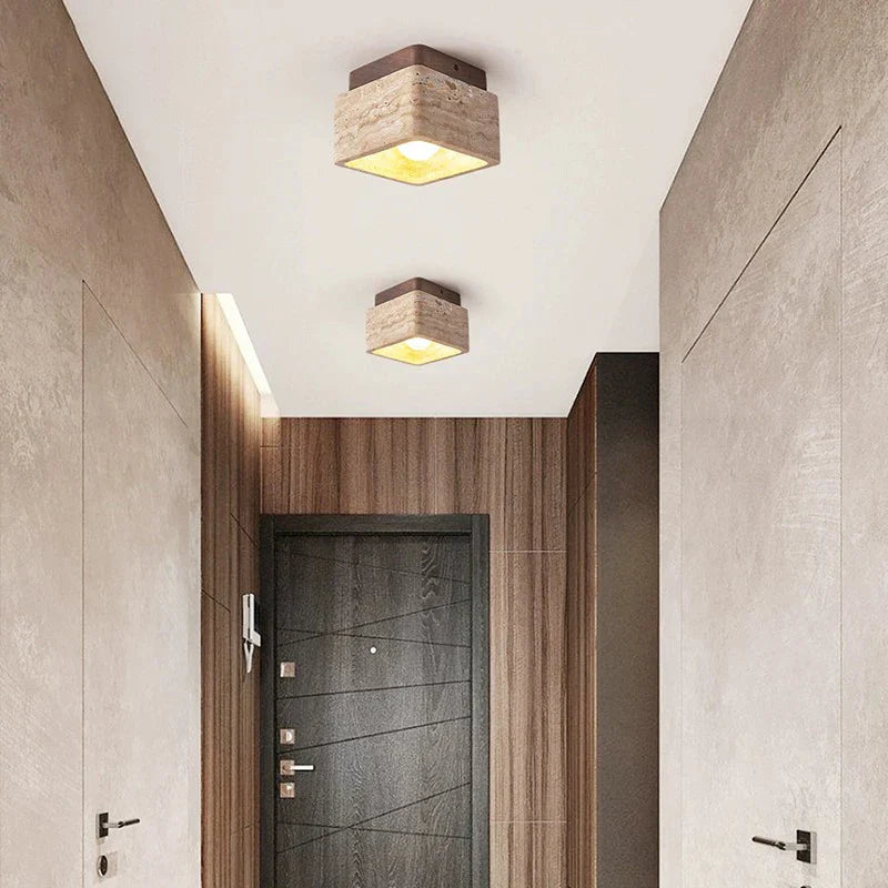 Liora | Kwadratowa lampa sufitowa LED z drewna trawertynowego