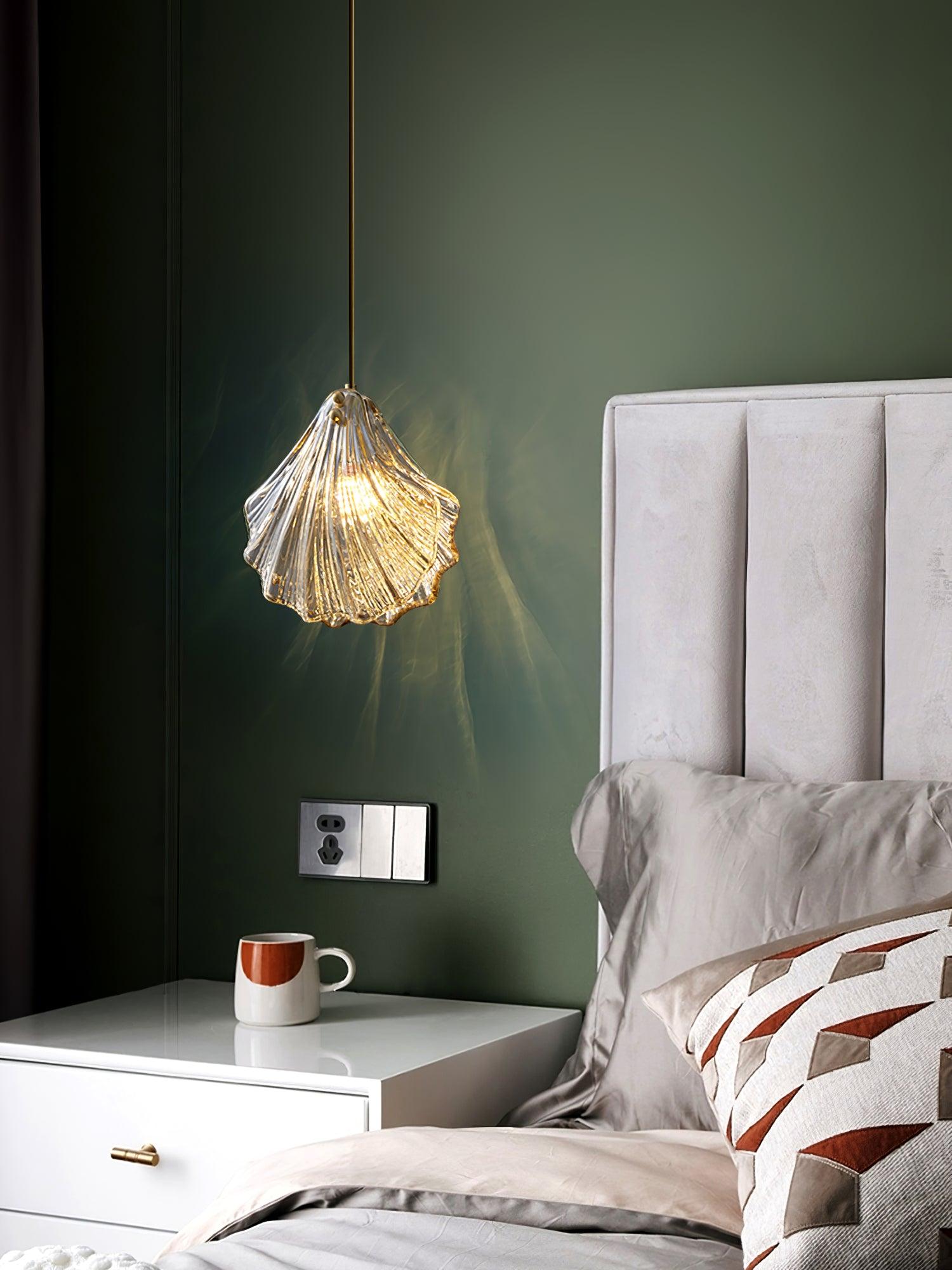 Coralia | Szklana lampa wisząca w kształcie muszli