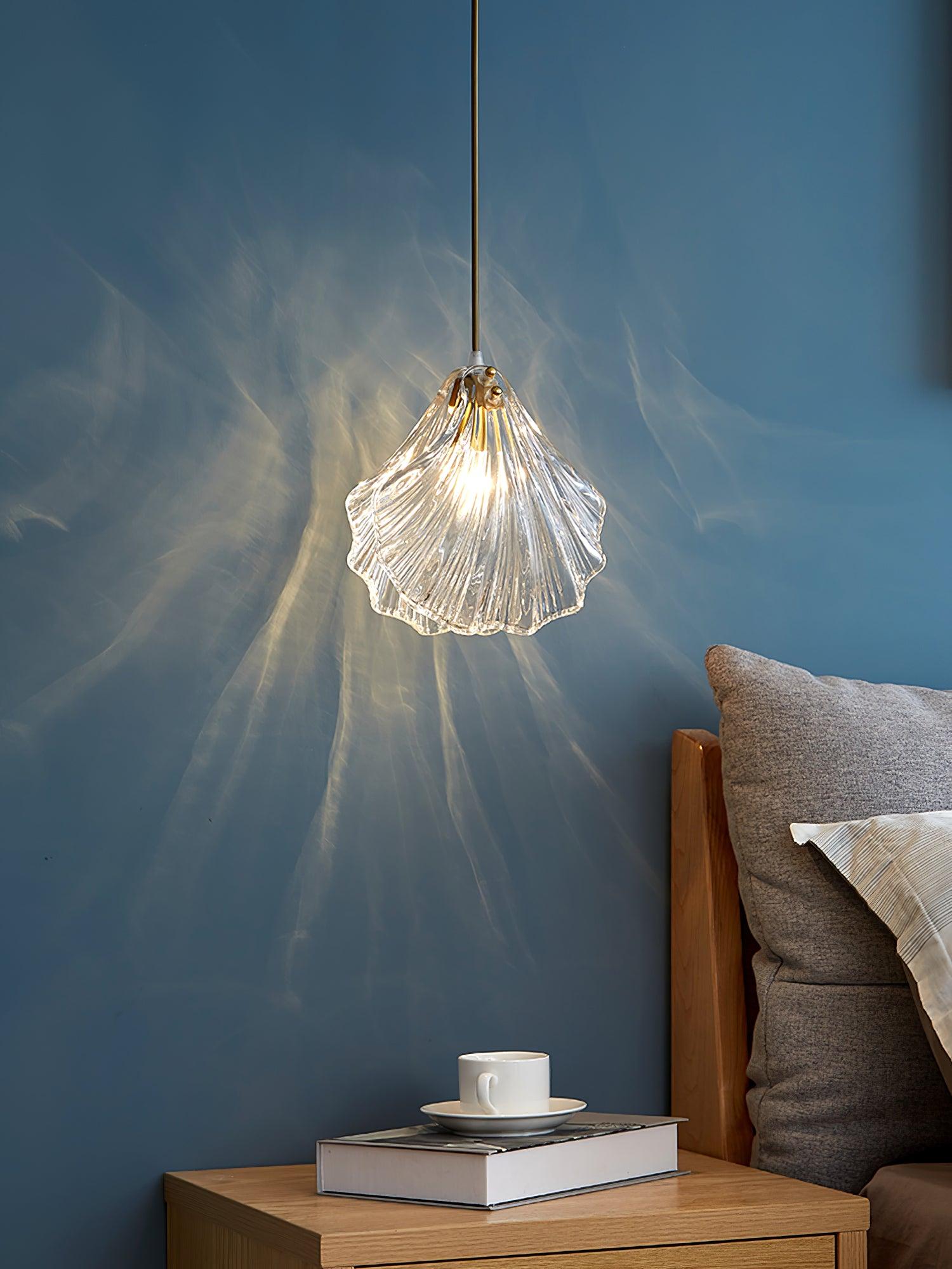 Coralia | Szklana lampa wisząca w kształcie muszli