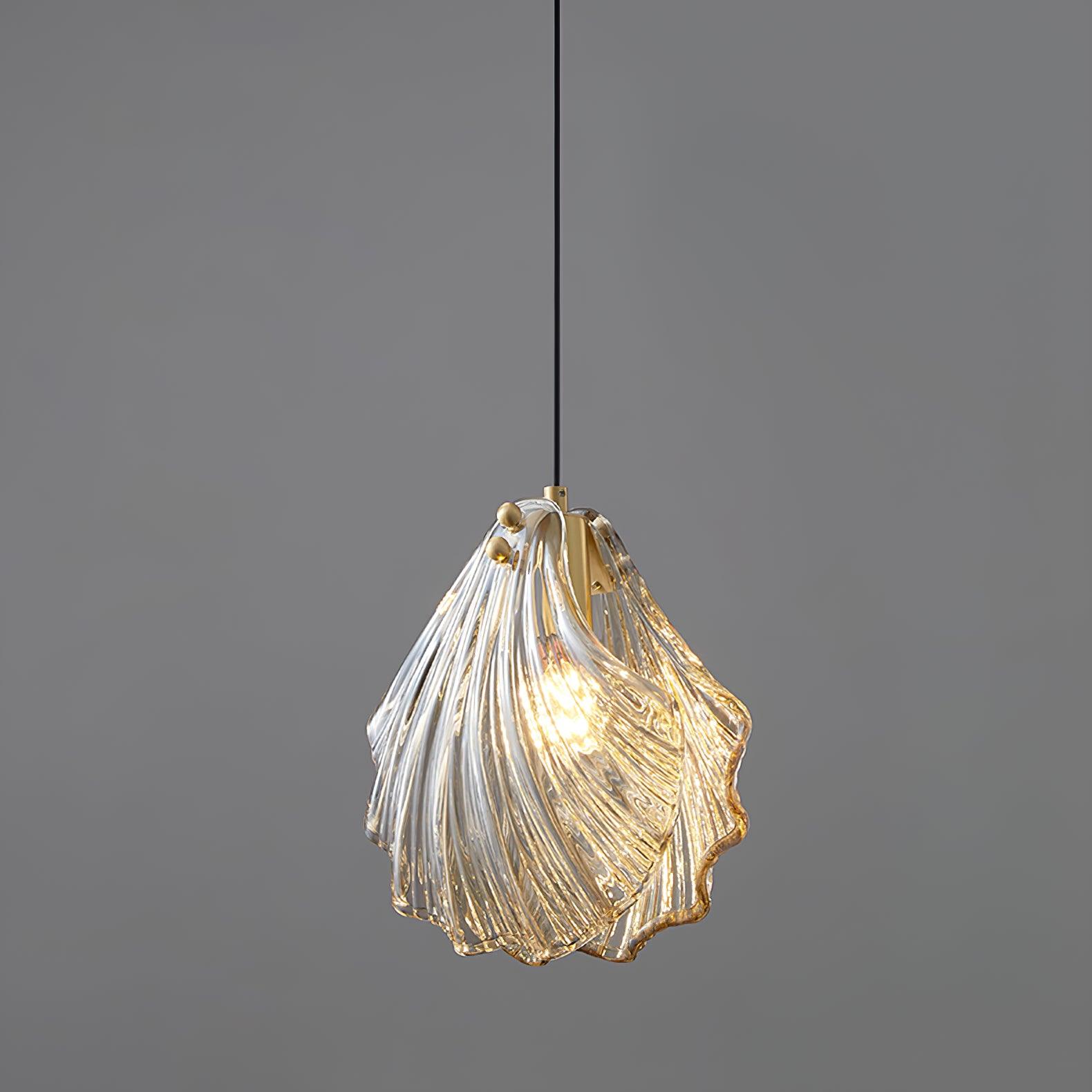 Coralia | Szklana lampa wisząca w kształcie muszli