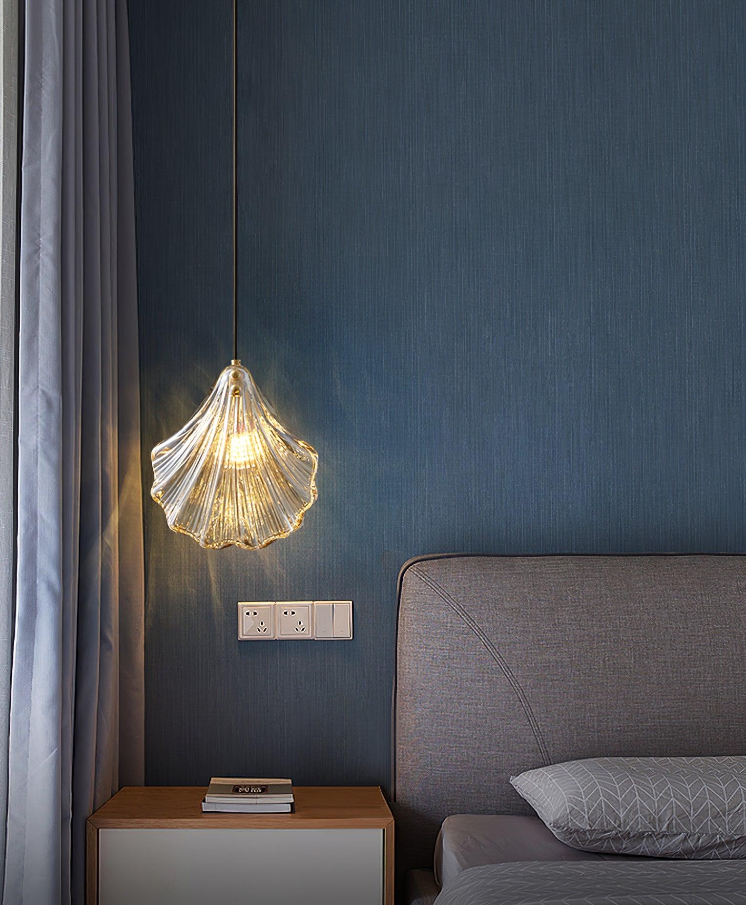 Coralia | Szklana lampa wisząca w kształcie muszli