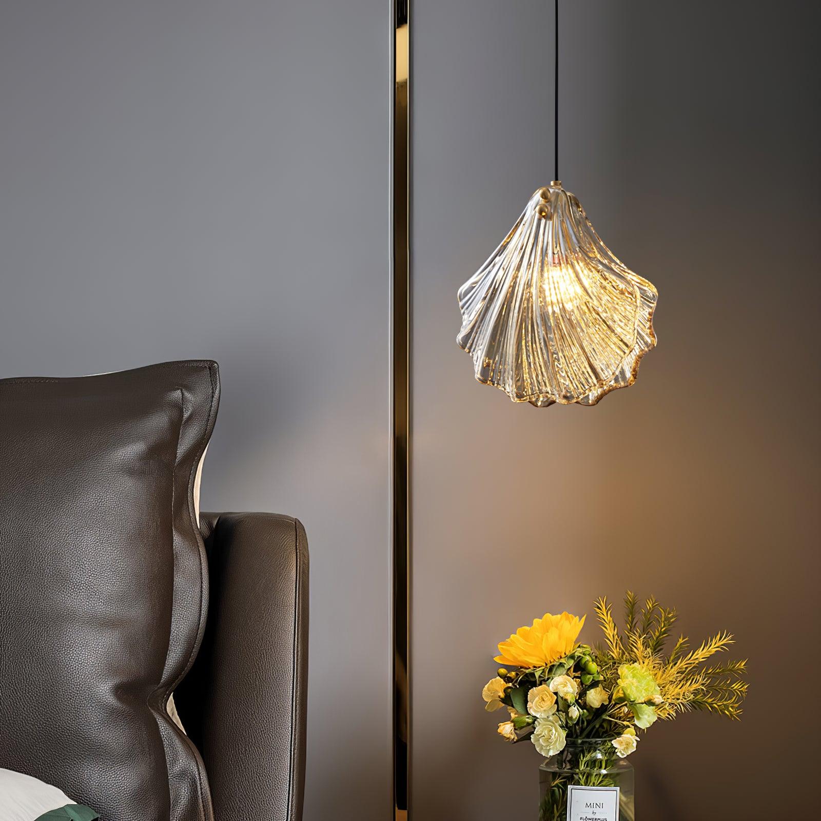 Coralia | Szklana lampa wisząca w kształcie muszli
