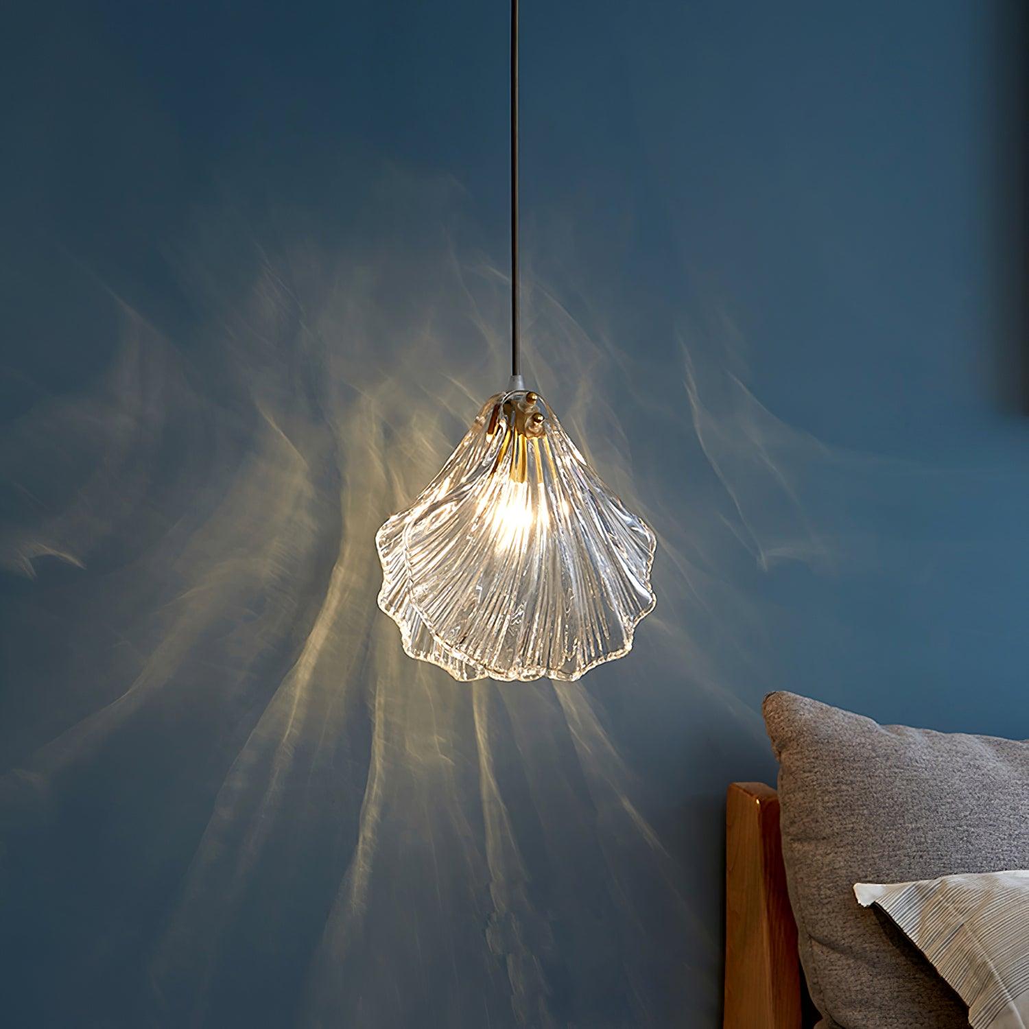 Coralia | Szklana lampa wisząca w kształcie muszli