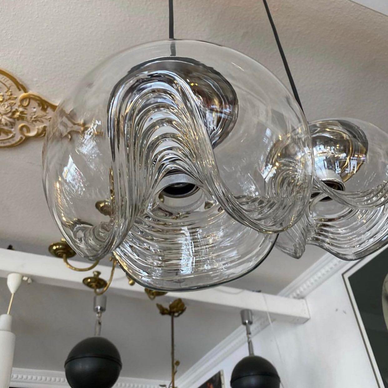 Alviera | Szklana lampa wisząca o rzeźbiarskiej formie