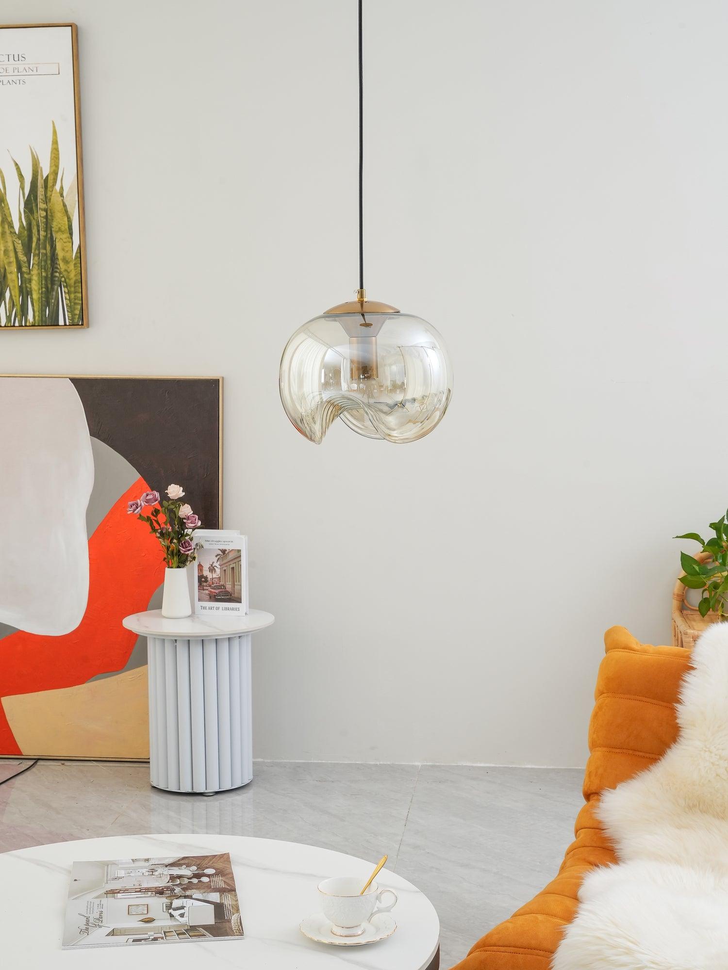 Alviera | Szklana lampa wisząca o rzeźbiarskiej formie