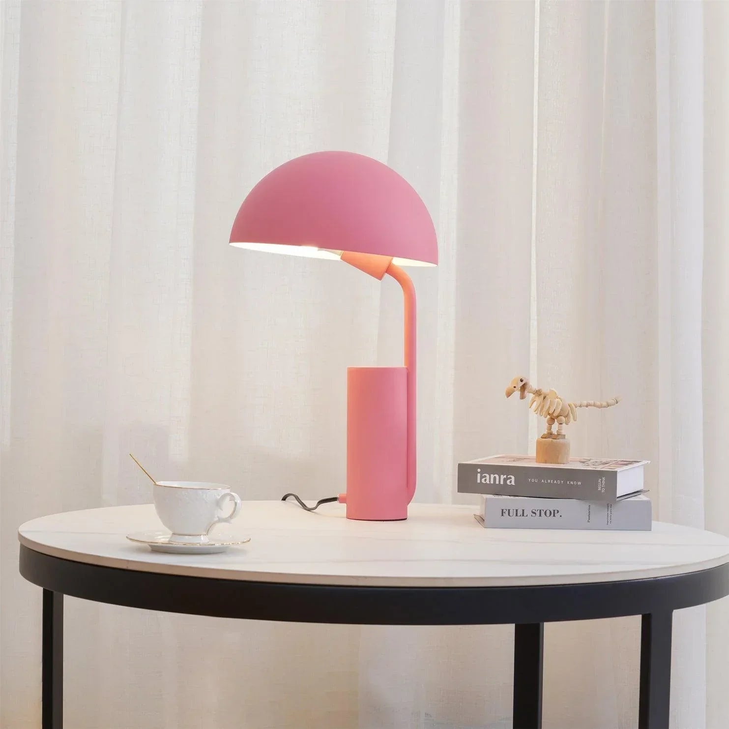 Ardela | Rzeźbiarska lampa stołowa