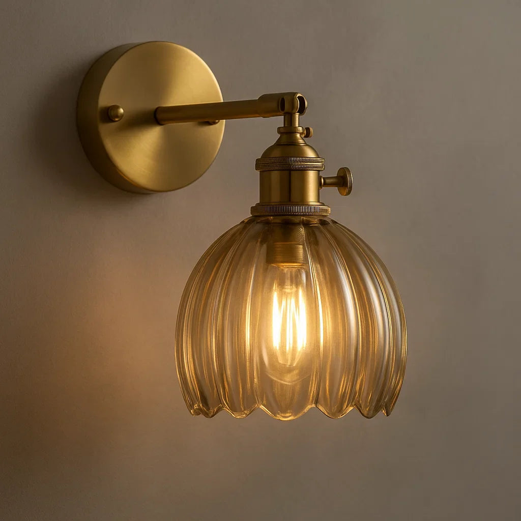 Retro lampa ścienna | Szklany klosz w kształcie tulipana