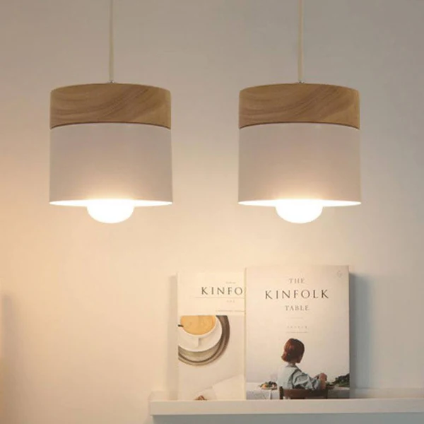 Skalvi | Skandynawska lampa wisząca z drewnianymi akcentami
