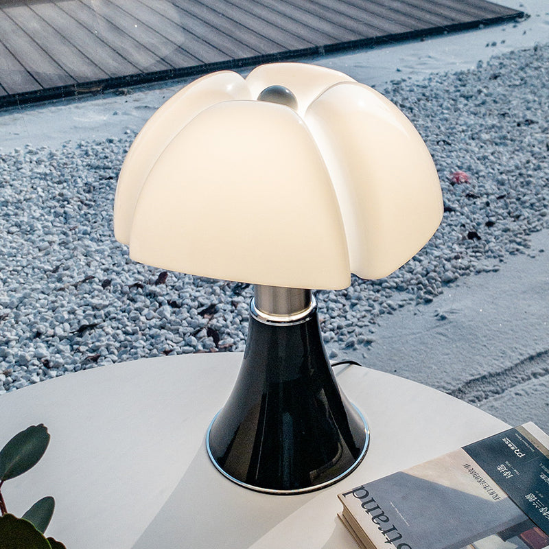 Novalta | Lampa stołowa w nowoczesnym kształcie kwiatu