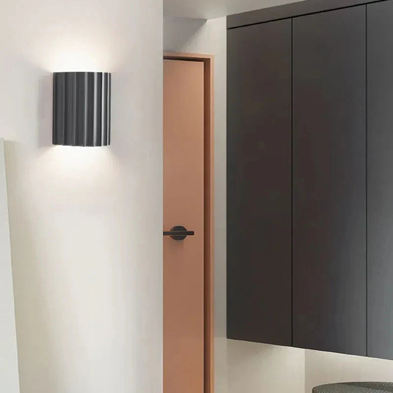 Curvella | Falista lampa ścienna