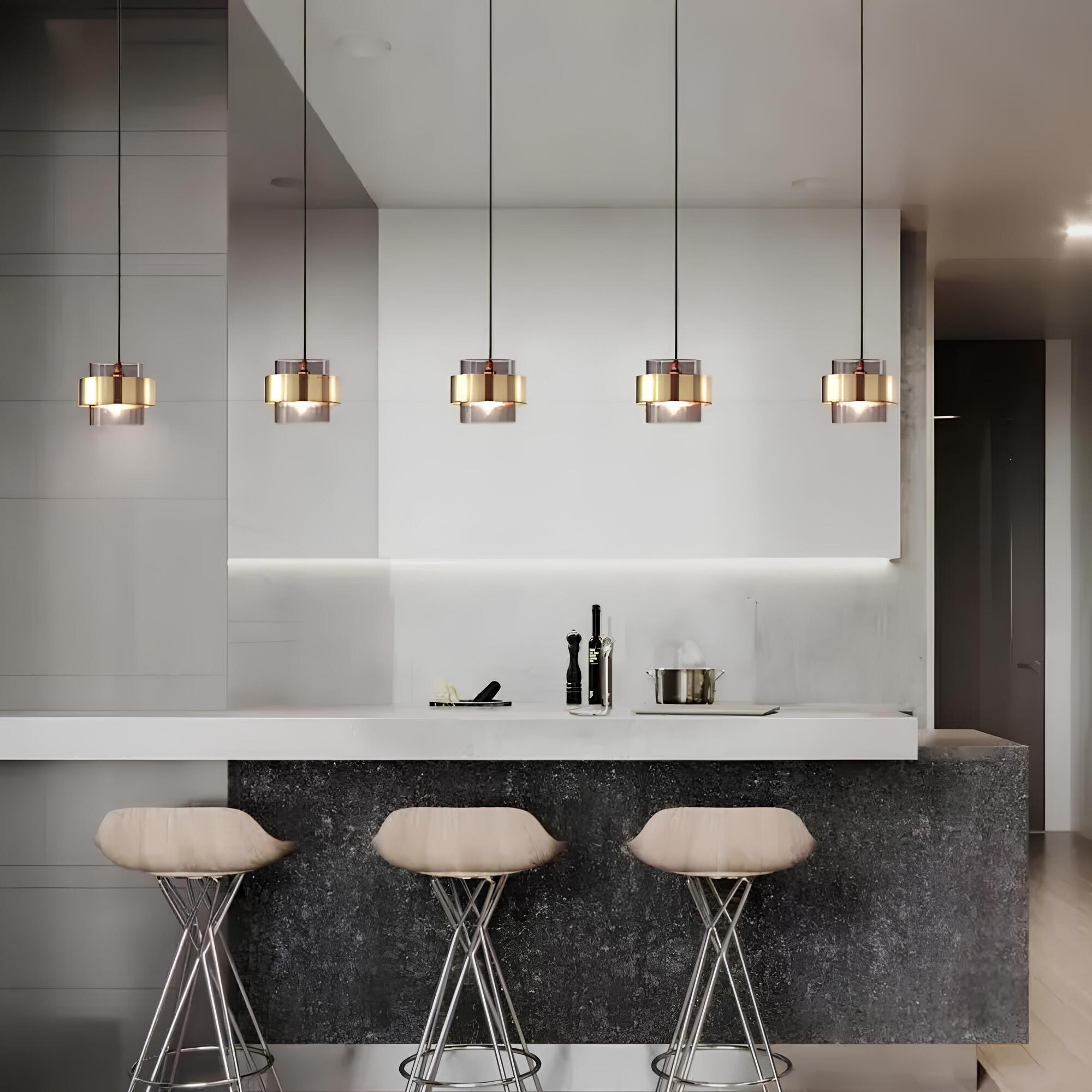 Velira | Lampa wisząca w szklano-metalowym designie