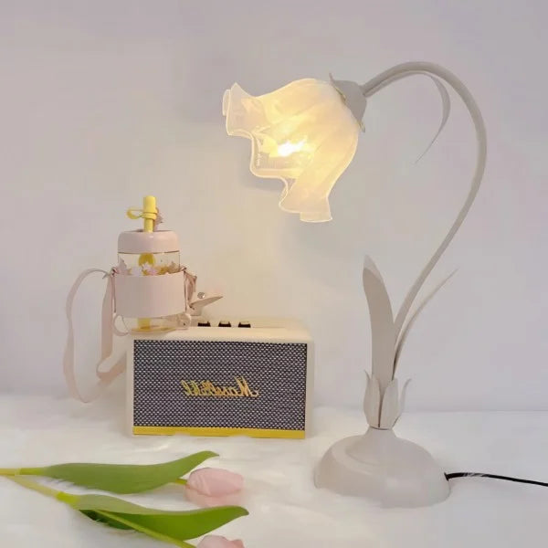 Florina | Kwiatowa lampa stołowa z kloszem w kształcie kwiatu