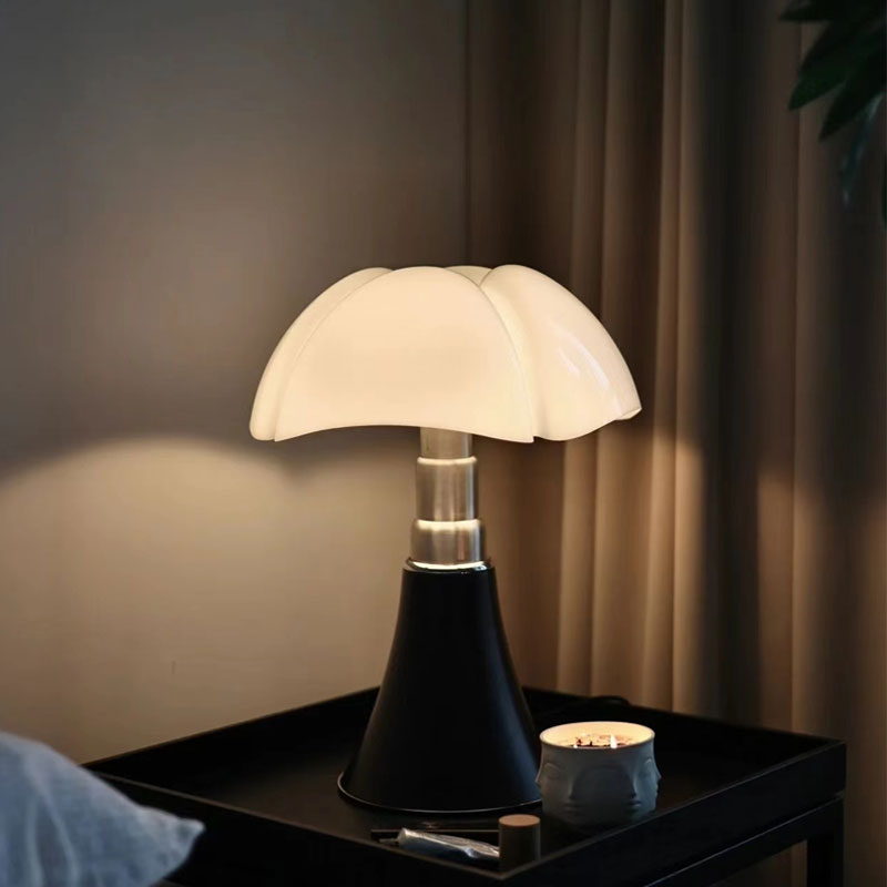 Novalta | Lampa stołowa w nowoczesnym kształcie kwiatu